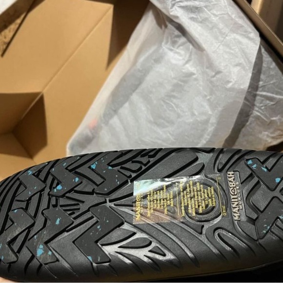 SOLD Manitobah- Waterproof Bloom mukluks - Picture 6 of 7